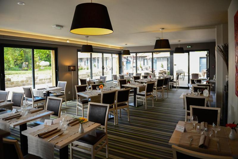 Logis La Lentillere - Restaurant Cote Parc Lalacelle